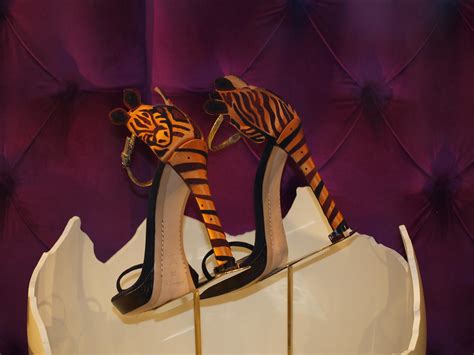louis vuitton sneakers giraffe